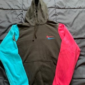 Women’s Nike hoodie size Medium